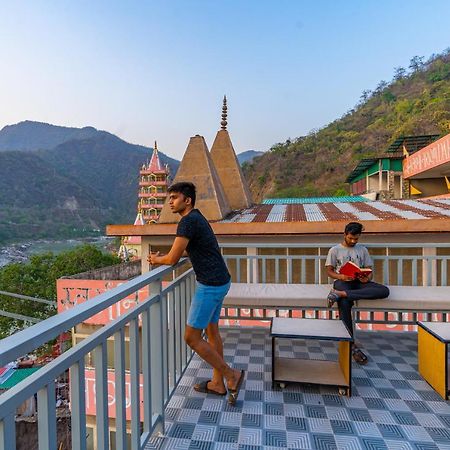 Madpackers Rishikesh Laxman Jhula Hostel Bagian luar foto
