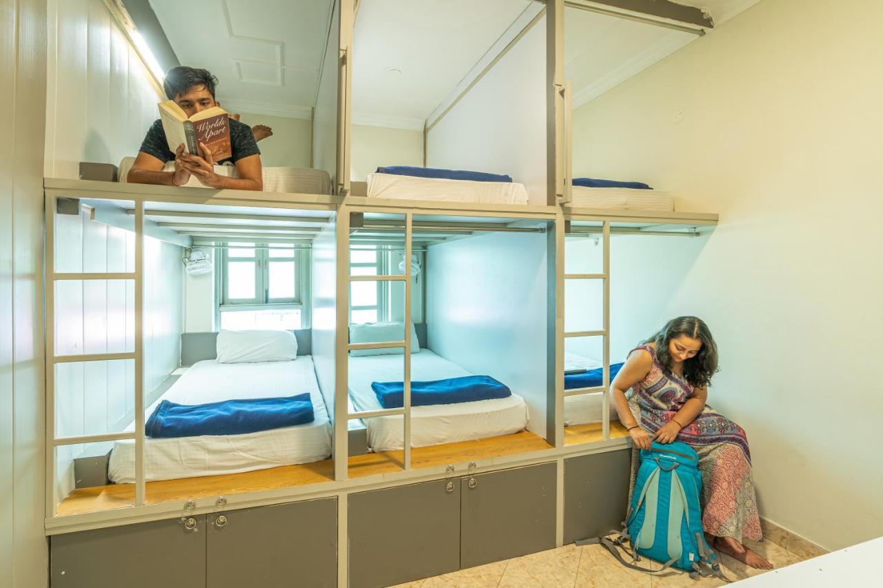 Madpackers Rishikesh Laxman Jhula Hostel Bagian luar foto